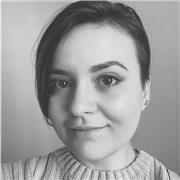 English-Speaking Artist Teaching Natural English Fluency to All Learners